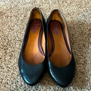“Indigo” by Clarks croc print flats size 7.5